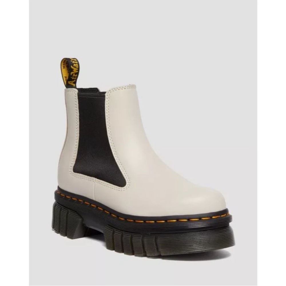 DR. MARTENS Audrick Nappa Leather Platform Chelsea Boots in Cobblestone Grey